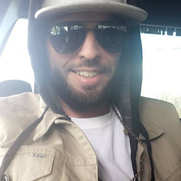 Meet your Posher, Derrick - Picture 1 of 1